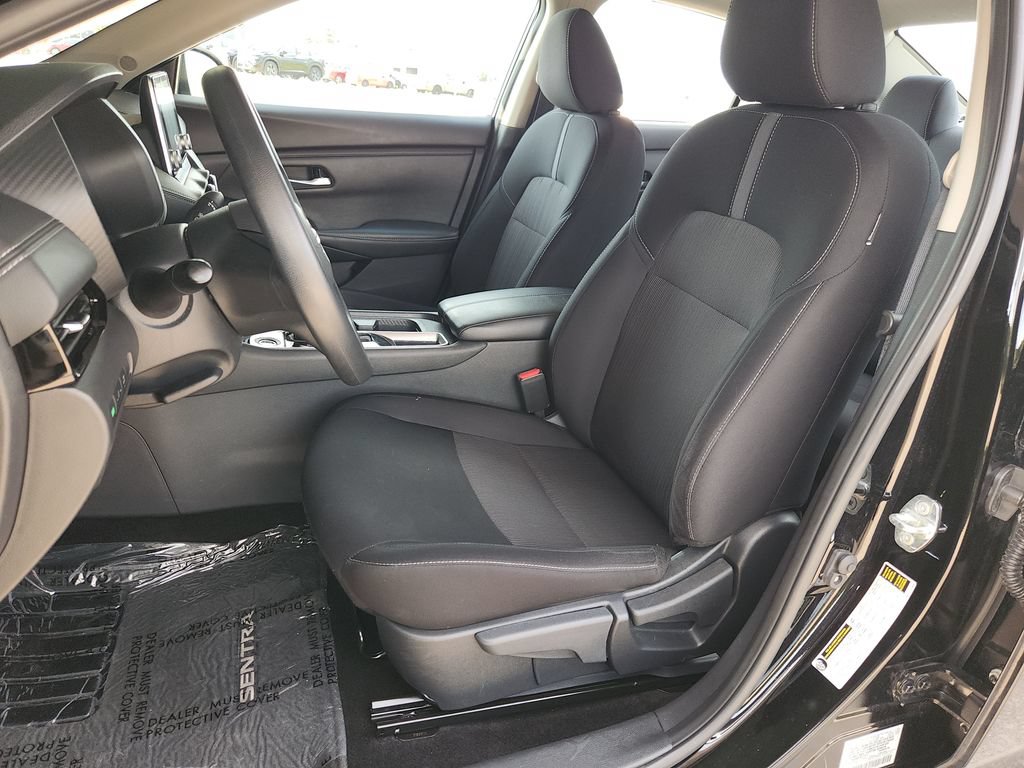 Used 2025 Nissan Sentra SV FWD image 13