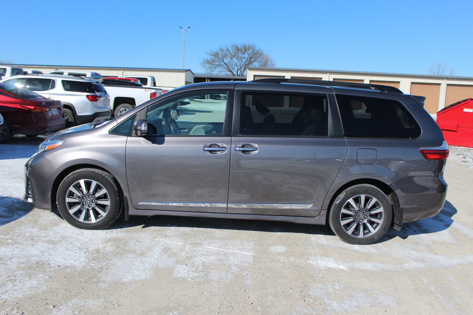 Used 2018 Toyota Sienna Limited Premium w/ Protection Package image 3