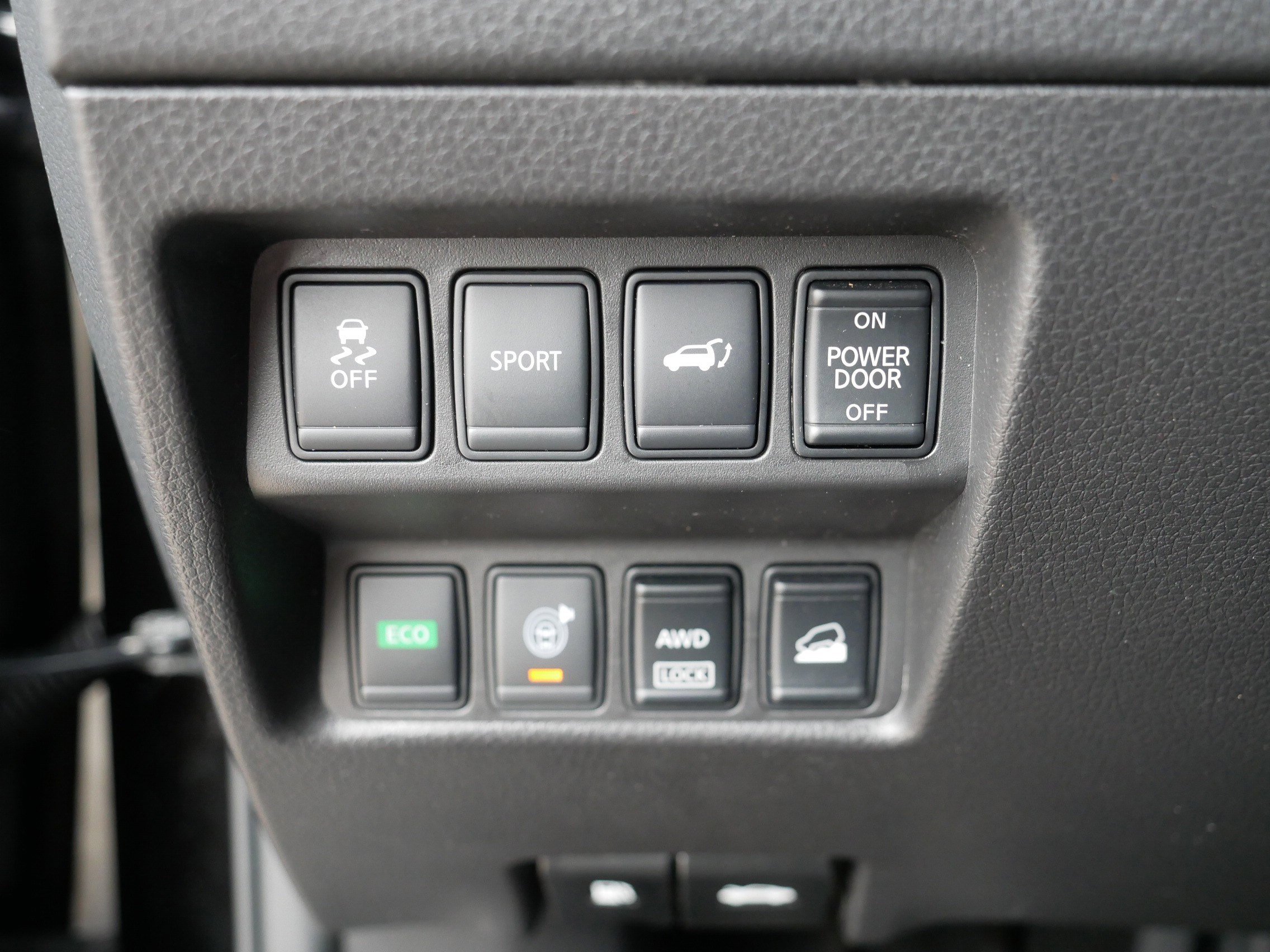 Used 2016 Nissan Rogue SV w/ SV Premium Package image 26