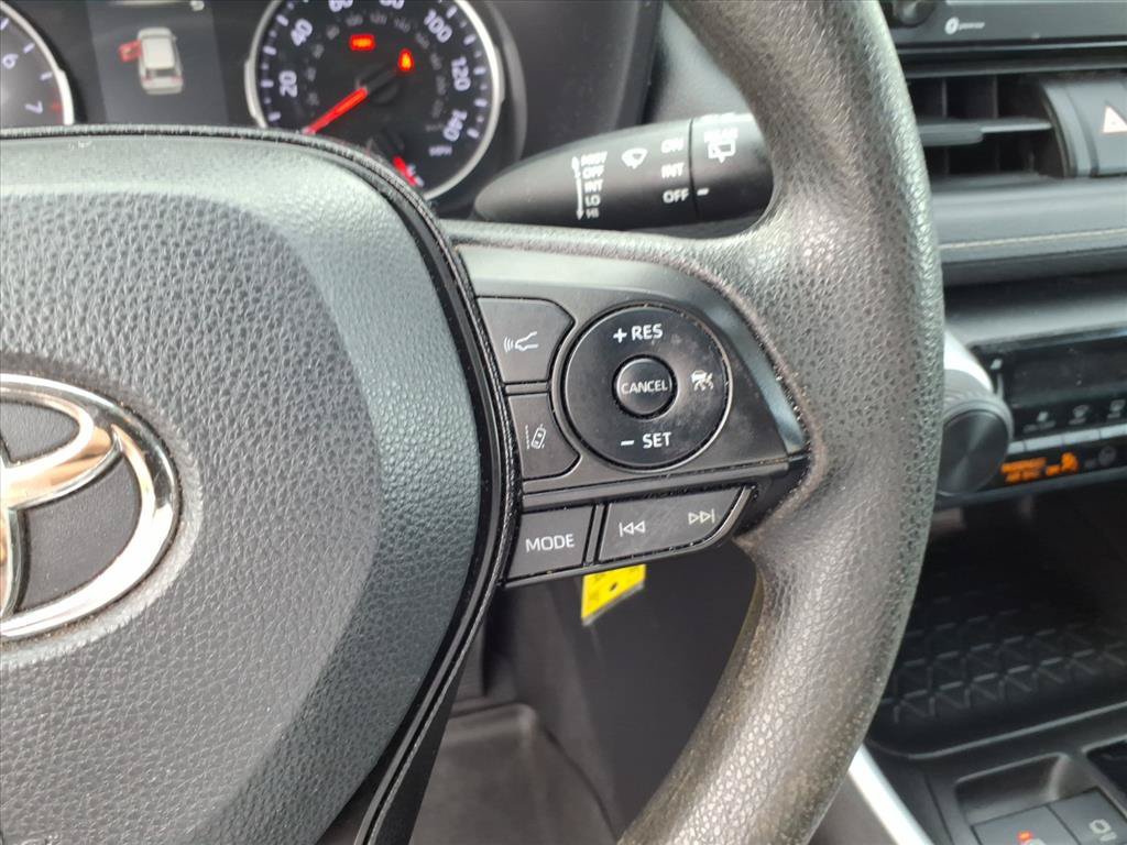 Used 2021 Toyota RAV4 LE AWD/4WD image 31
