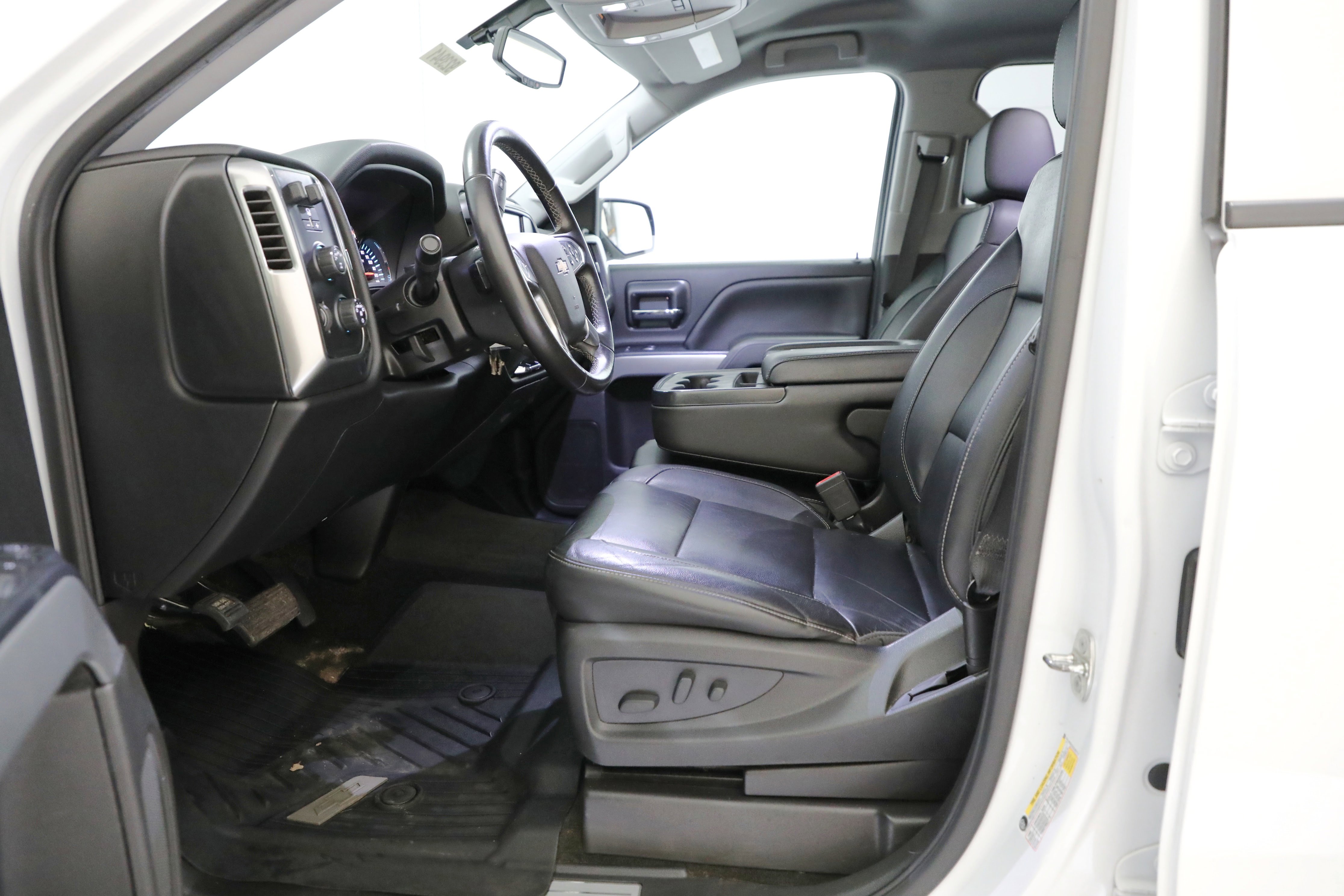 Used 2018 Chevrolet Silverado 1500 LT w/ All Star Edition image 9