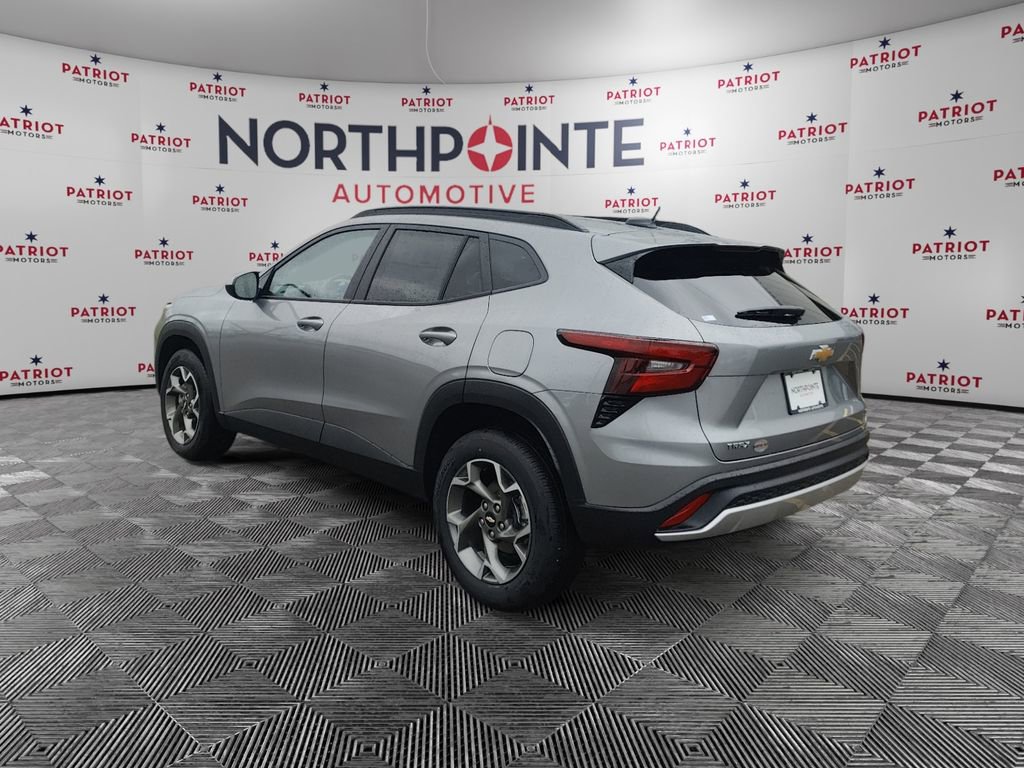 New 2025 Chevrolet Trax LT image 4