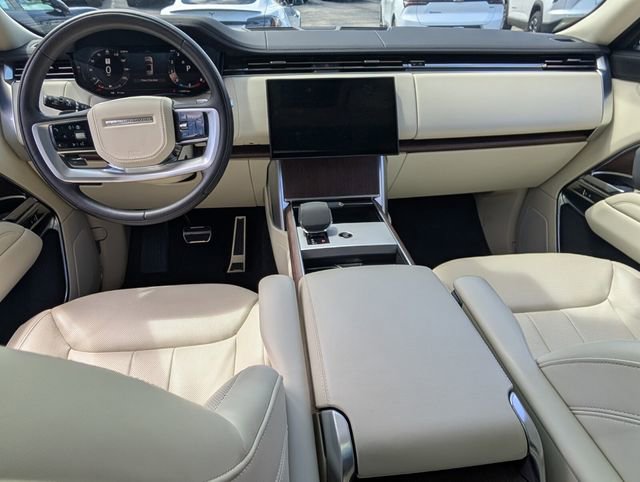 Used 2024 Land Rover Range Rover SE AWD/4WD image 13