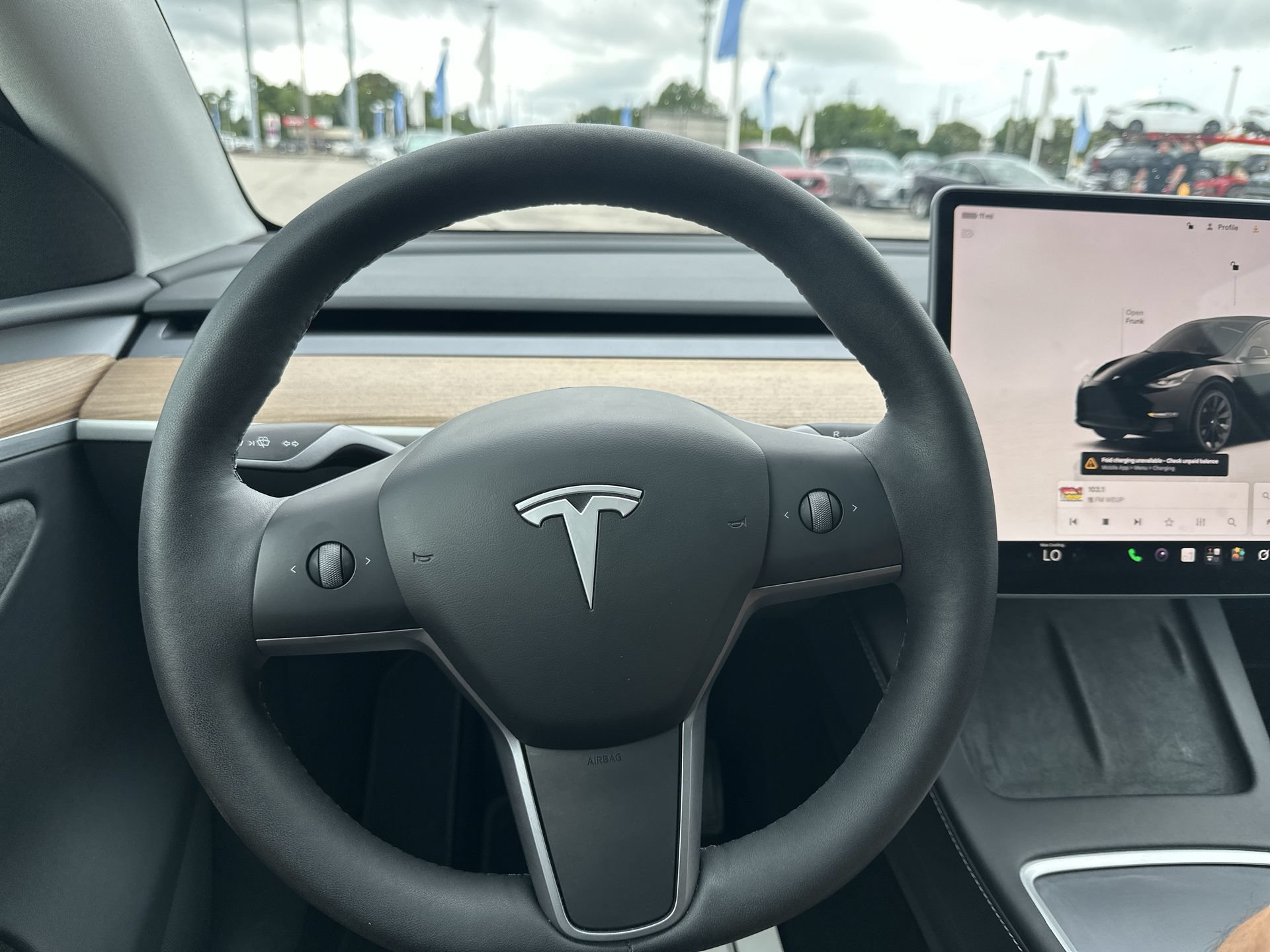 Used 2025 Tesla Model Y Long Range AWD/4WD image 11