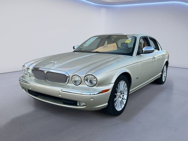Used 2007 Jaguar XJ8 RWD image 1