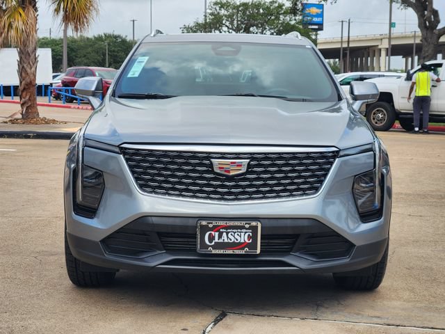 Used 2024 Cadillac XT4 Luxury FWD image 2