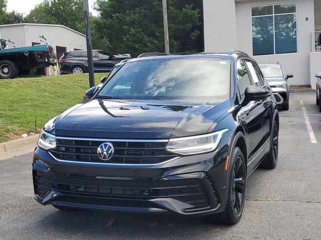 Certified 2024 Volkswagen Tiguan SE R-Line FWD image 36