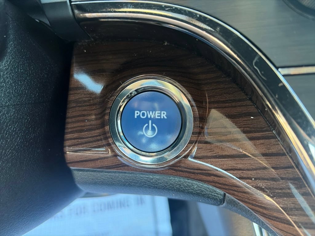 Used 2015 Toyota Avalon Limited w/ Technology Package FWD image 24
