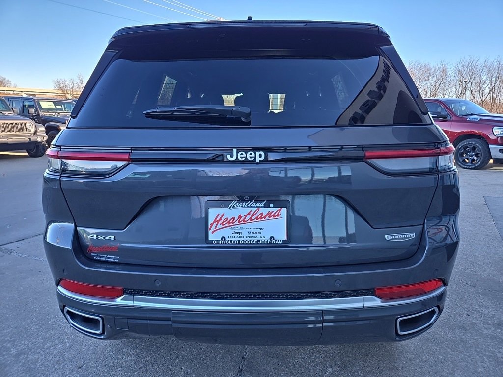 Used 2025 Jeep Grand Cherokee Summit image 8