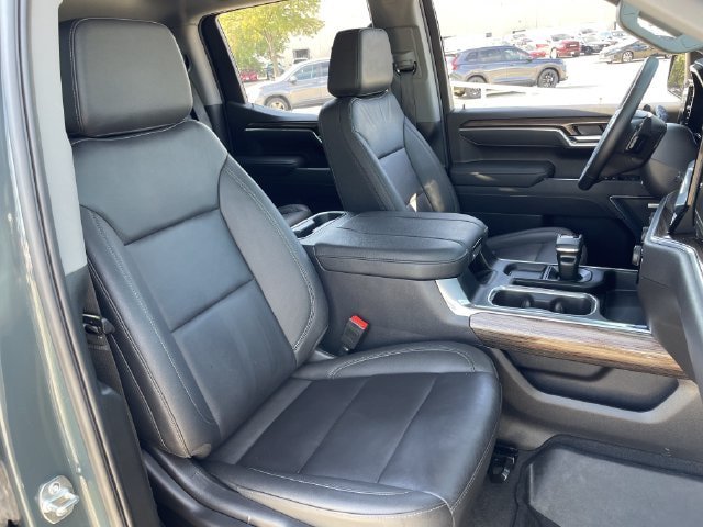 Used 2025 Chevrolet Silverado 1500 LT Trail Boss w/ LT Trail Boss Premium Package AWD/4WD image 31