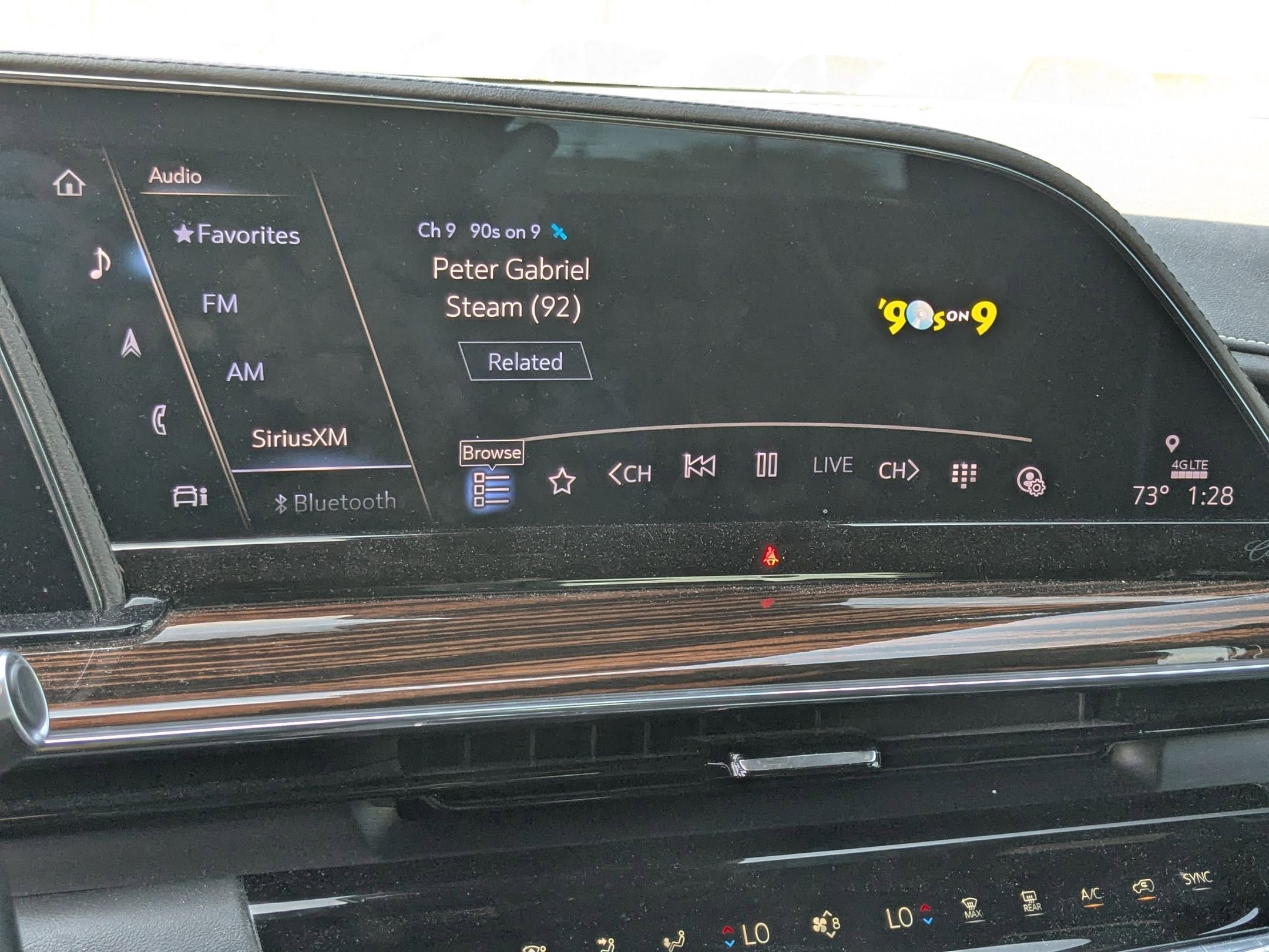 Used 2023 Cadillac Escalade Premium Luxury image 17