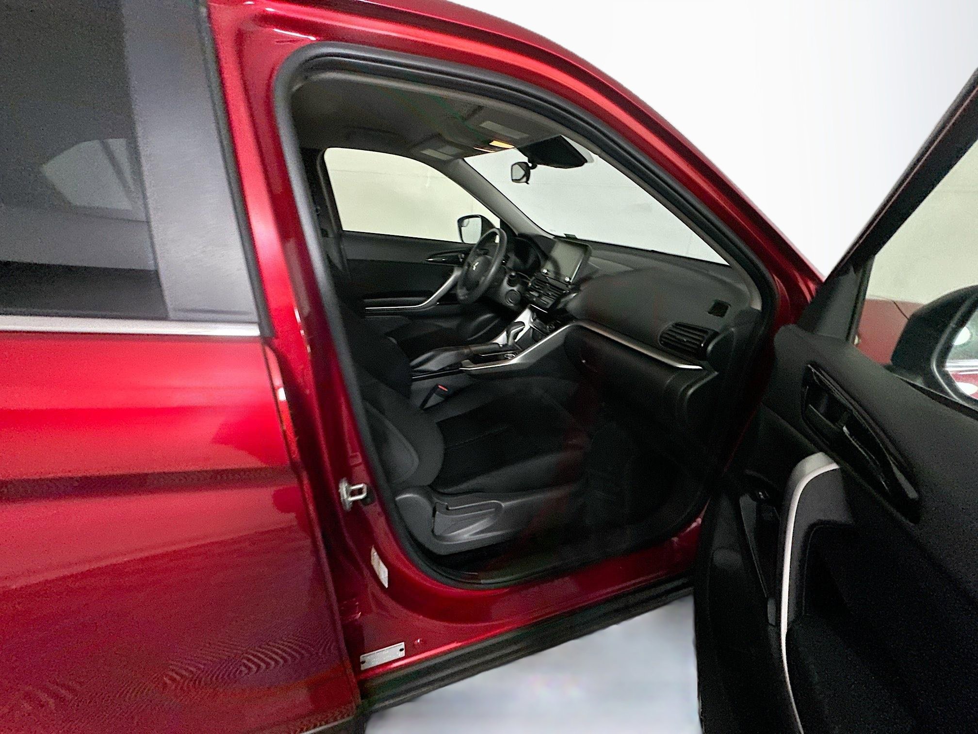 Used 2024 Mitsubishi Eclipse Cross LE image 29