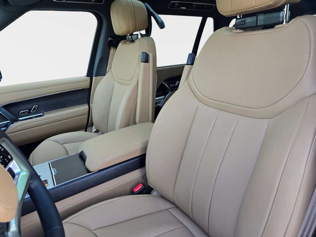 New 2026 Land Rover Range Rover Long Wheelbase SE AWD/4WD image 14