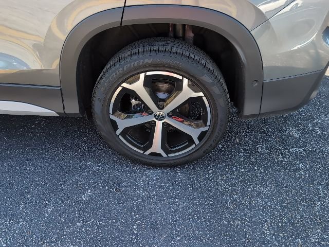 Used 2025 Volkswagen Tiguan SE image 7