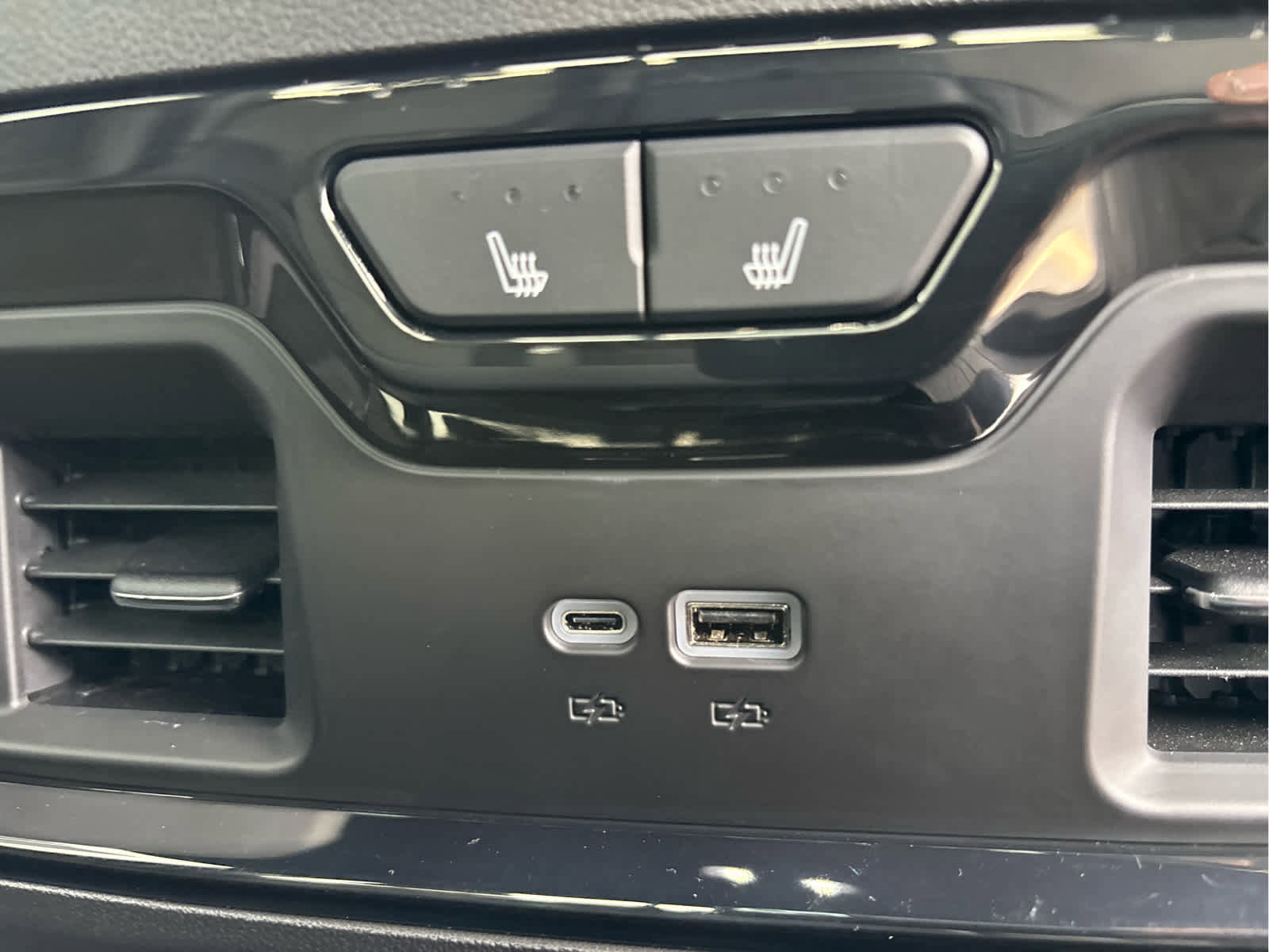 Certified 2024 Chevrolet Silverado 1500 ZR2 w/ Technology Package image 38