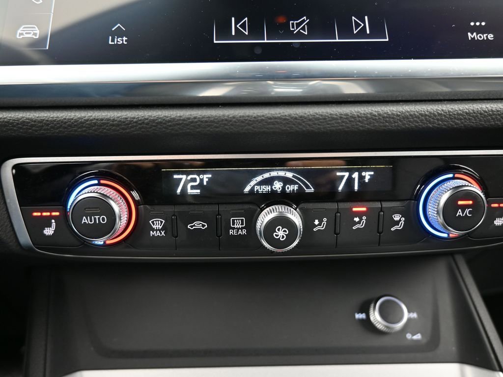 Used 2025 Audi Q3 2.0T Premium image 24