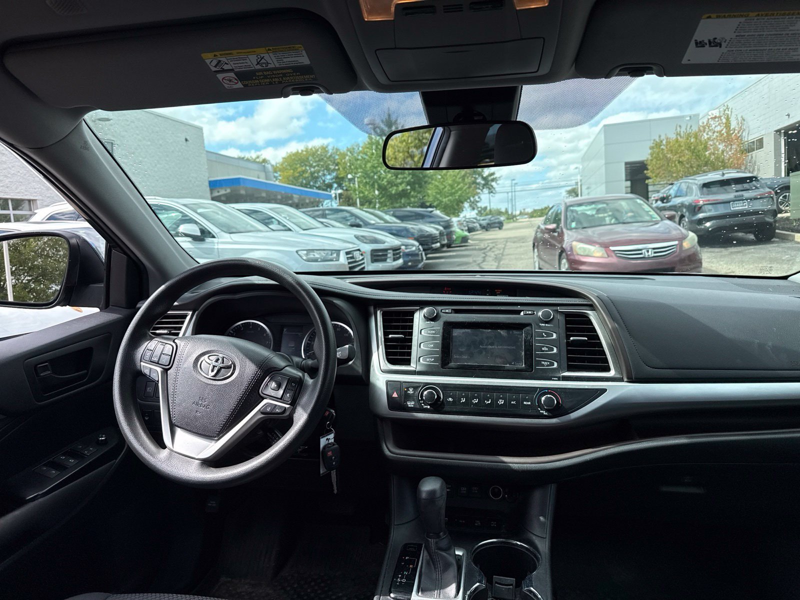 Used 2019 Toyota Highlander LE AWD/4WD image 17
