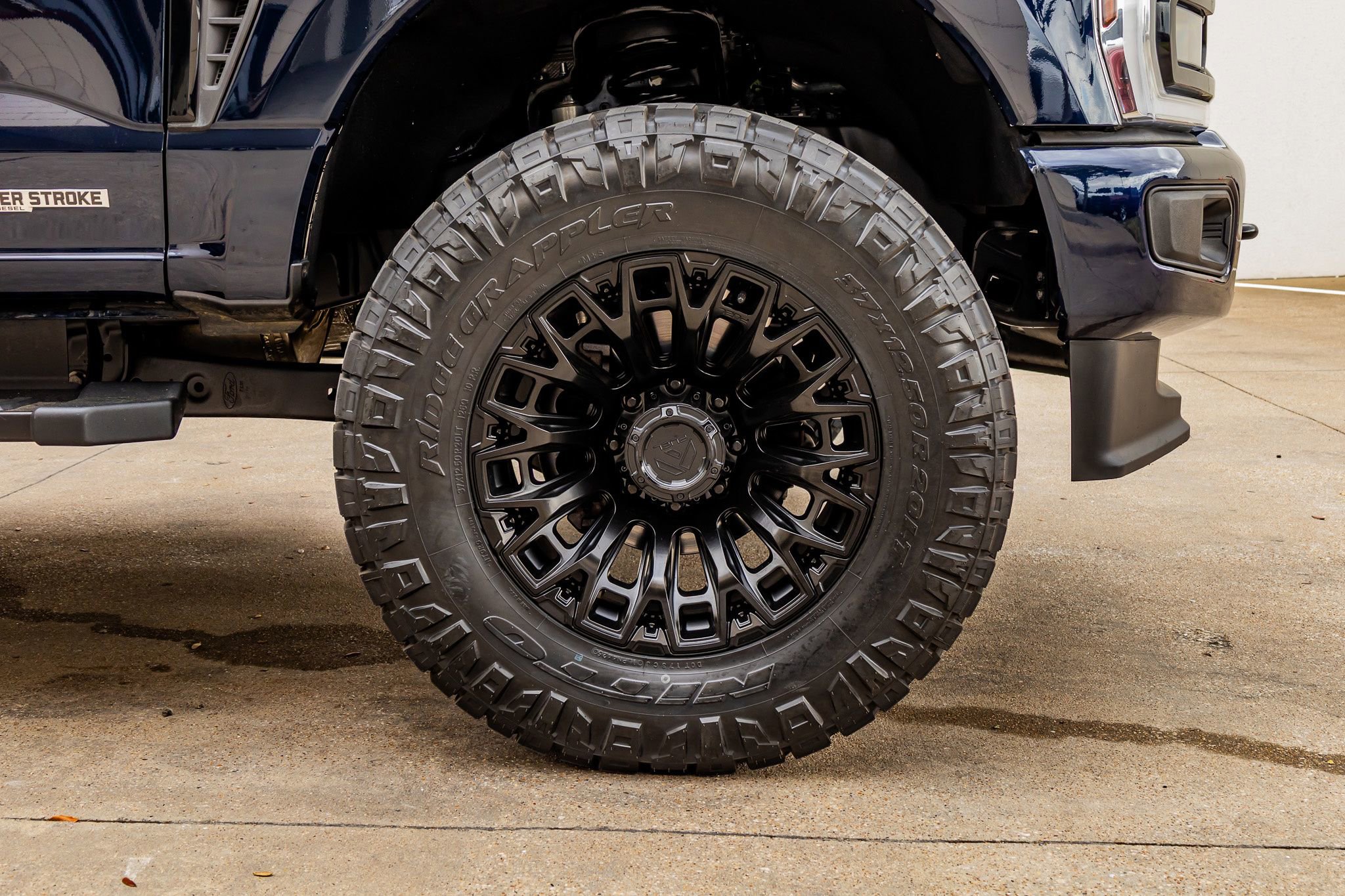 Used 2025 Ford F350 XLT w/ Black Appearance Package AWD/4WD image 12
