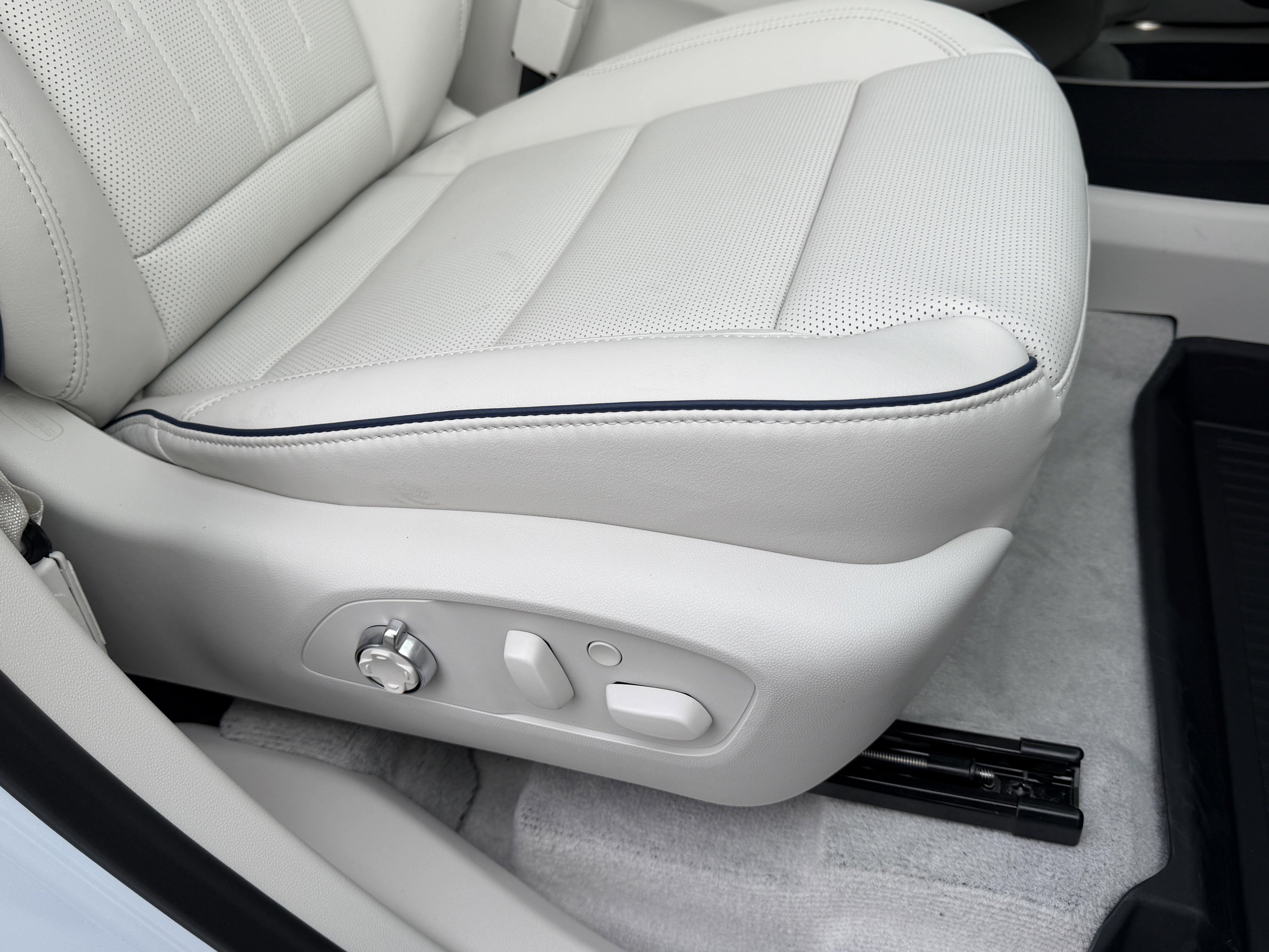 New 2026 Buick Enclave Avenir w/ Super Cruise Package image 24