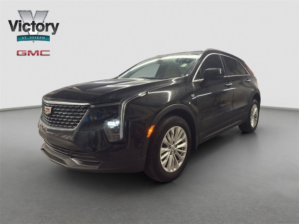 Used 2024 Cadillac XT4 Luxury w/ Cold Weather Package image 4