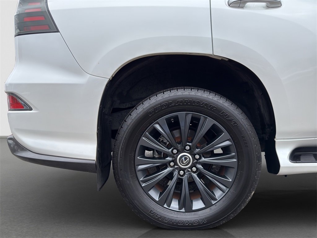 Used 2023 Lexus GX 460 Premium w/ Accessory Package image 16