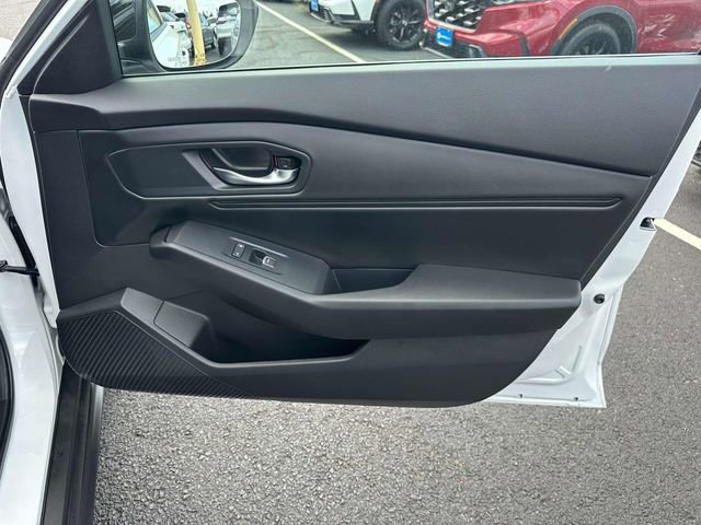 Certified 2025 Honda Accord SE image 6