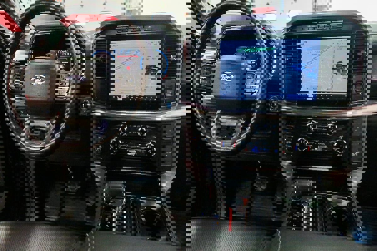 Used 2023 Ford F150 Lariat w/ FX4 Off-Road Package image 25