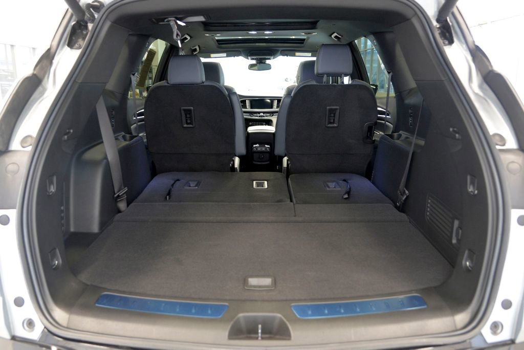 Used 2024 Buick Enclave Essence w/ Experience Buick Package image 30