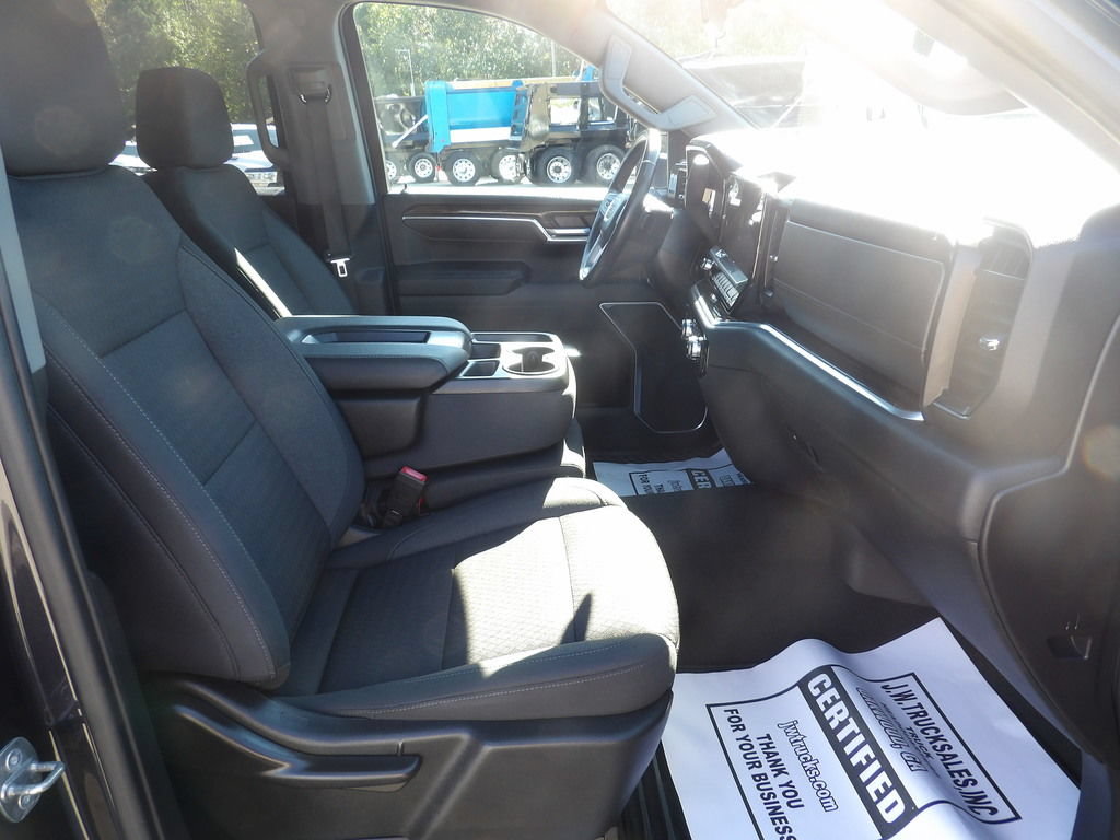 Used 2022 GMC Sierra 1500 Elevation RWD image 41