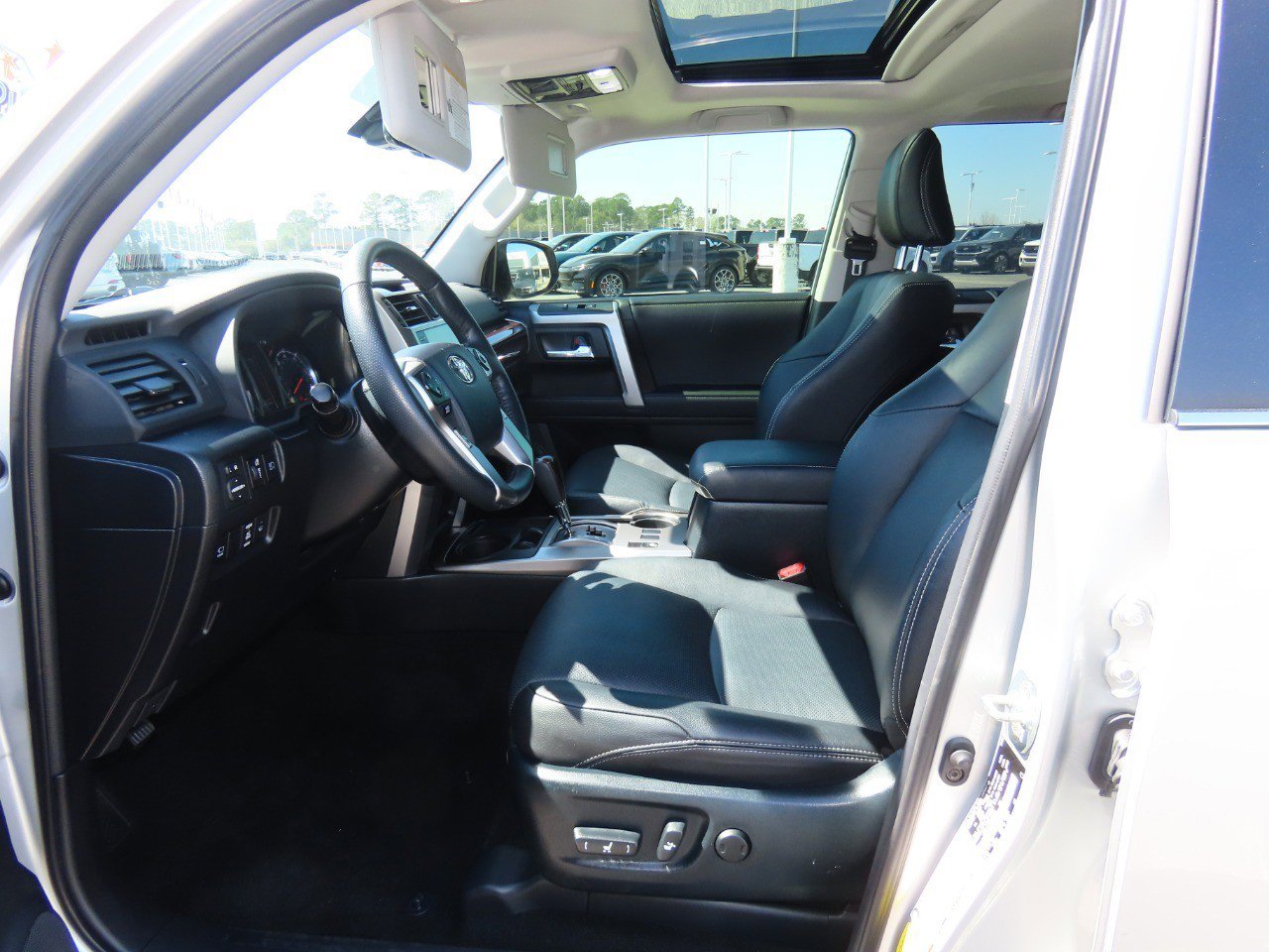 Used 2023 Toyota 4Runner Limited image 25