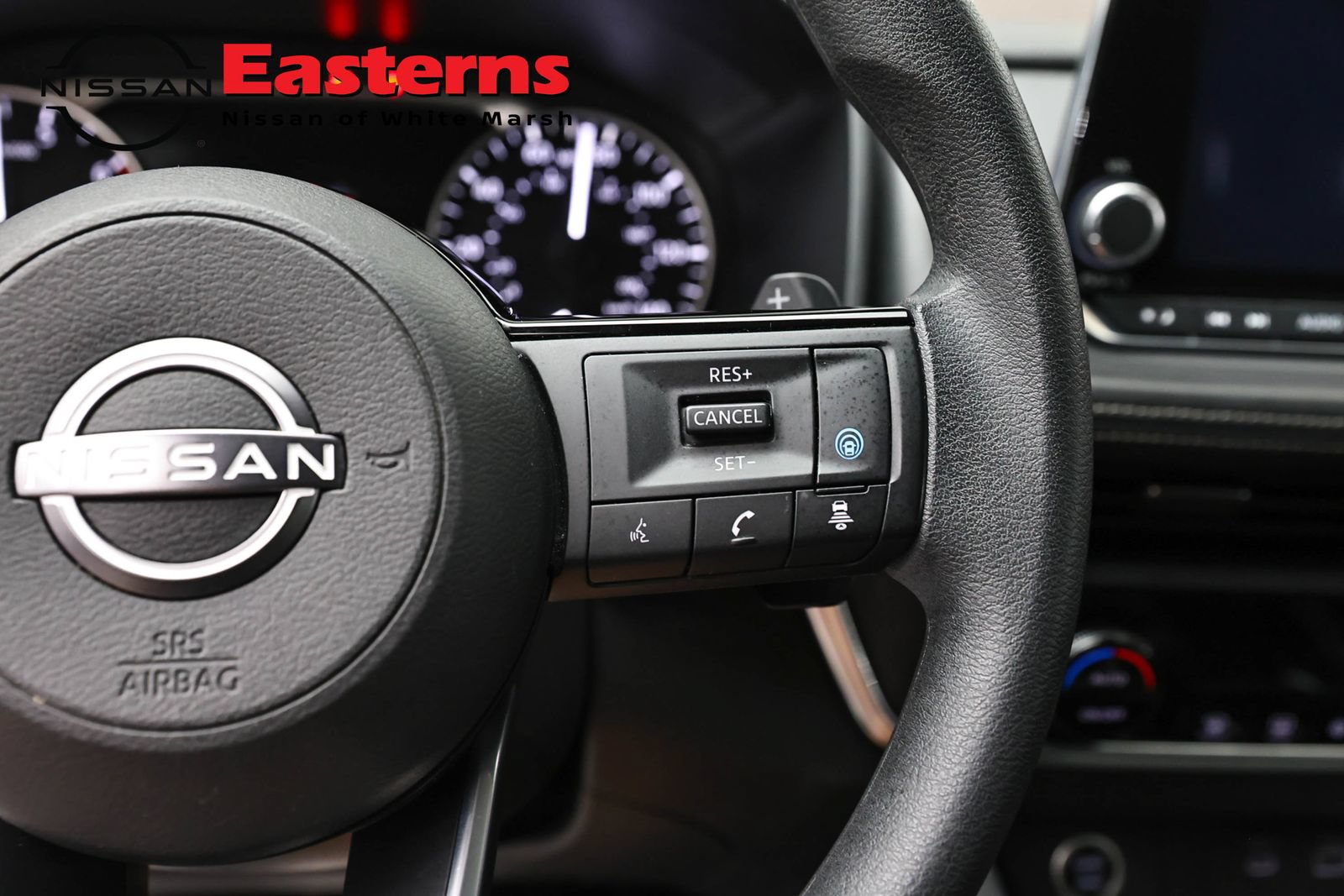 Used 2023 Nissan Rogue SV AWD/4WD image 16