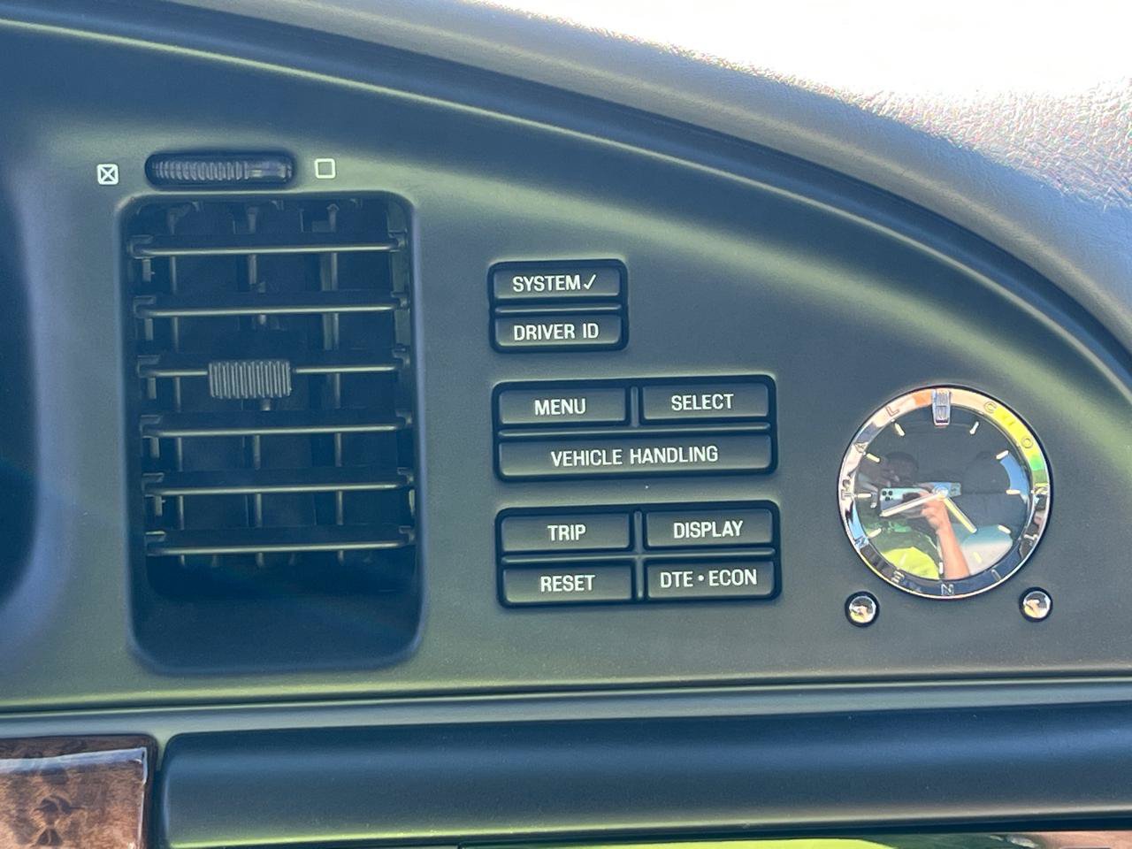 Used 2000 Lincoln Continental FWD image 23