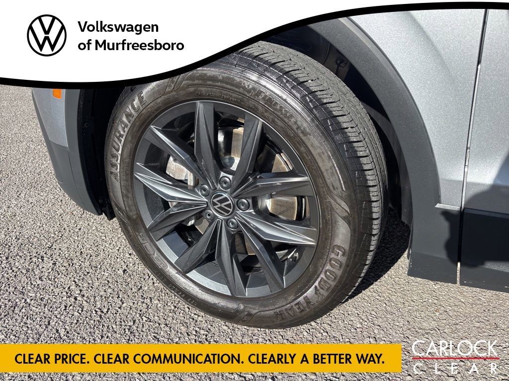 Certified 2024 Volkswagen Tiguan SE image 8