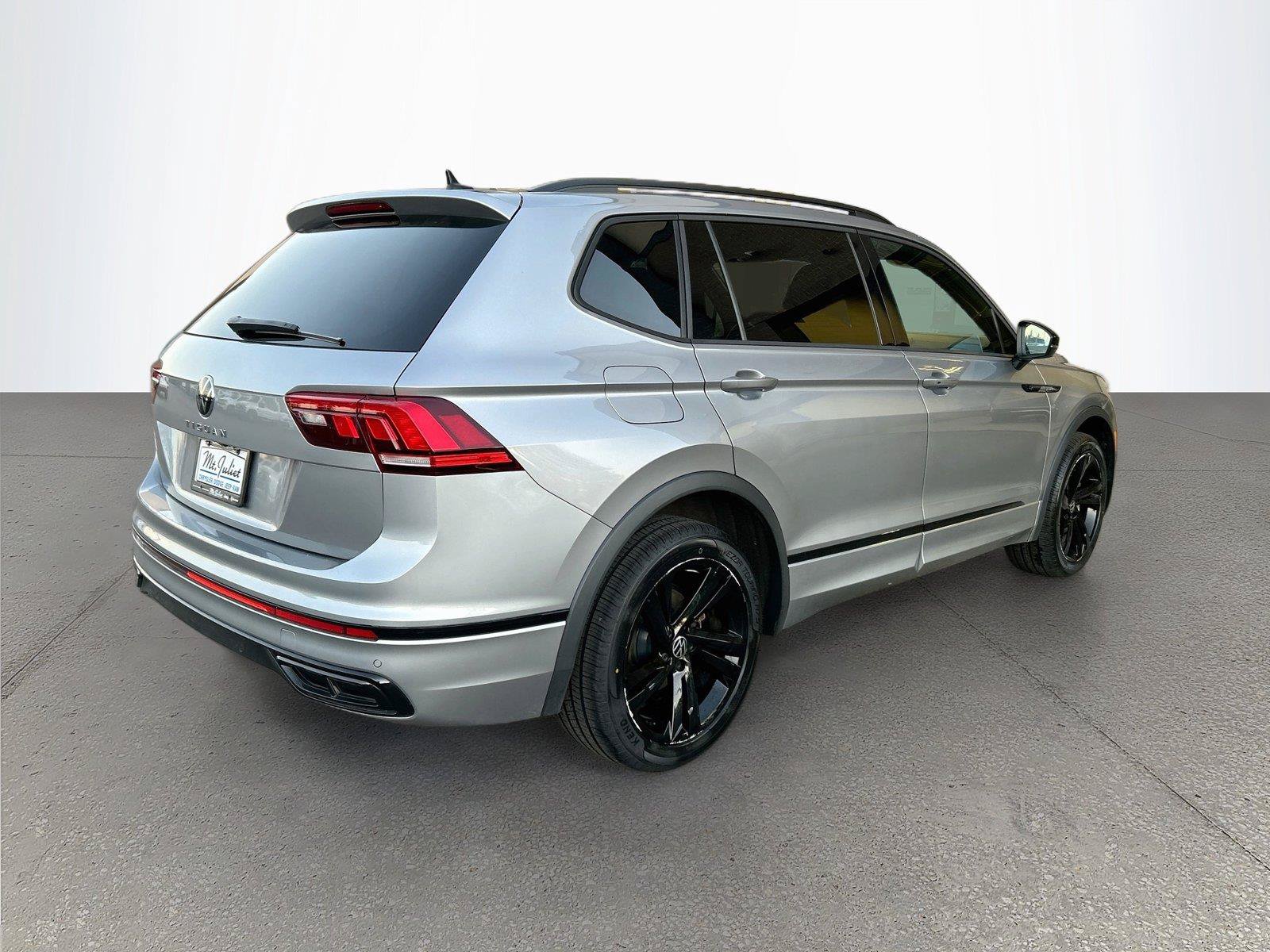 Used 2024 Volkswagen Tiguan SE R-Line FWD image 4