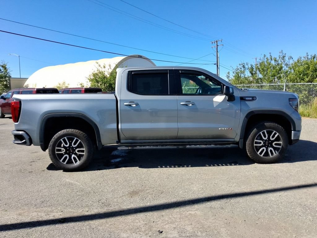 Used 2023 GMC Sierra 1500 AT4 w/ Technology Package AWD/4WD image 9