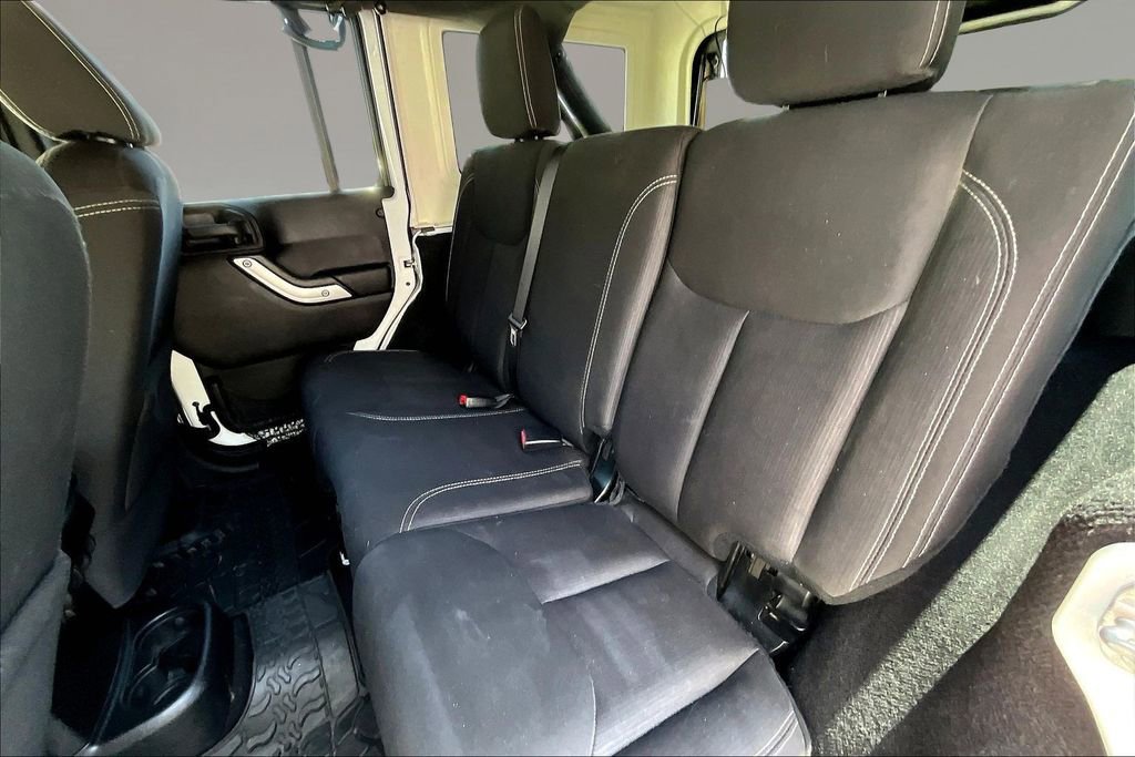 Used 2016 Jeep Wrangler Unlimited Sahara AWD/4WD image 19