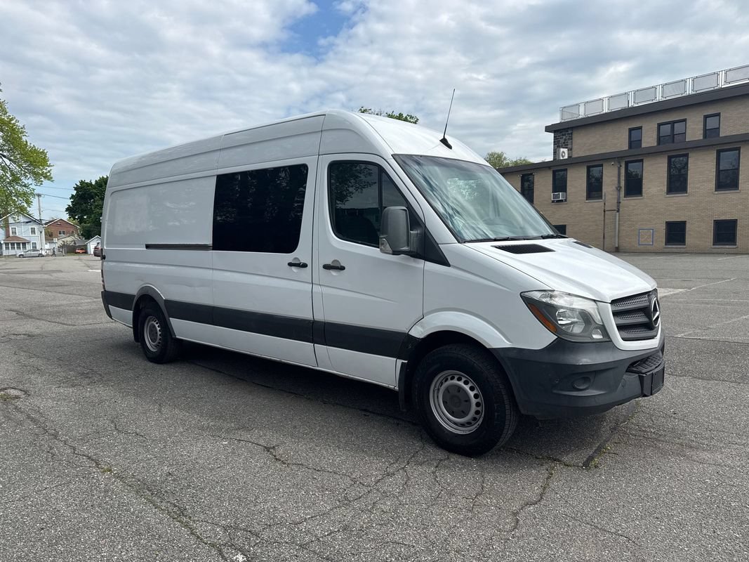 Used 2018 Mercedes-Benz Sprinter 2500 image 10