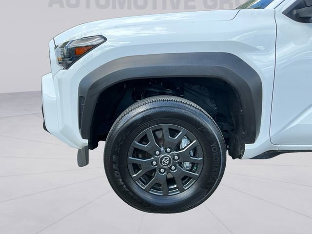 Used 2025 Toyota 4Runner SR5 AWD/4WD image 9