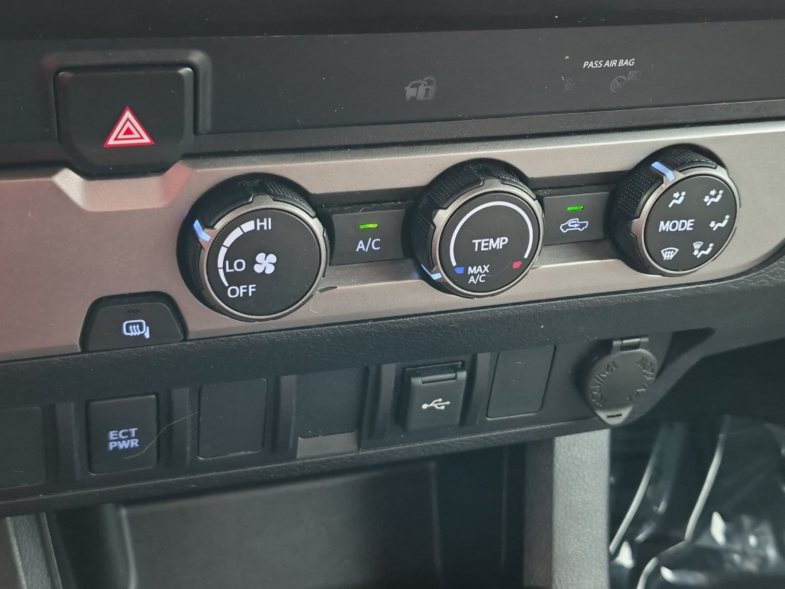 Used 2021 Toyota Tacoma SR w/ SR Convenience Package RWD image 17
