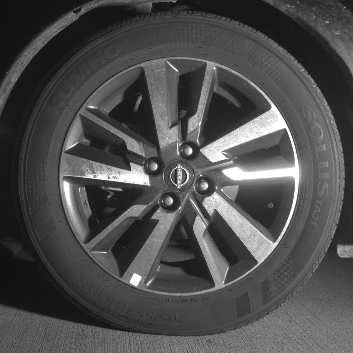 Used 2025 Nissan Versa SV image 12