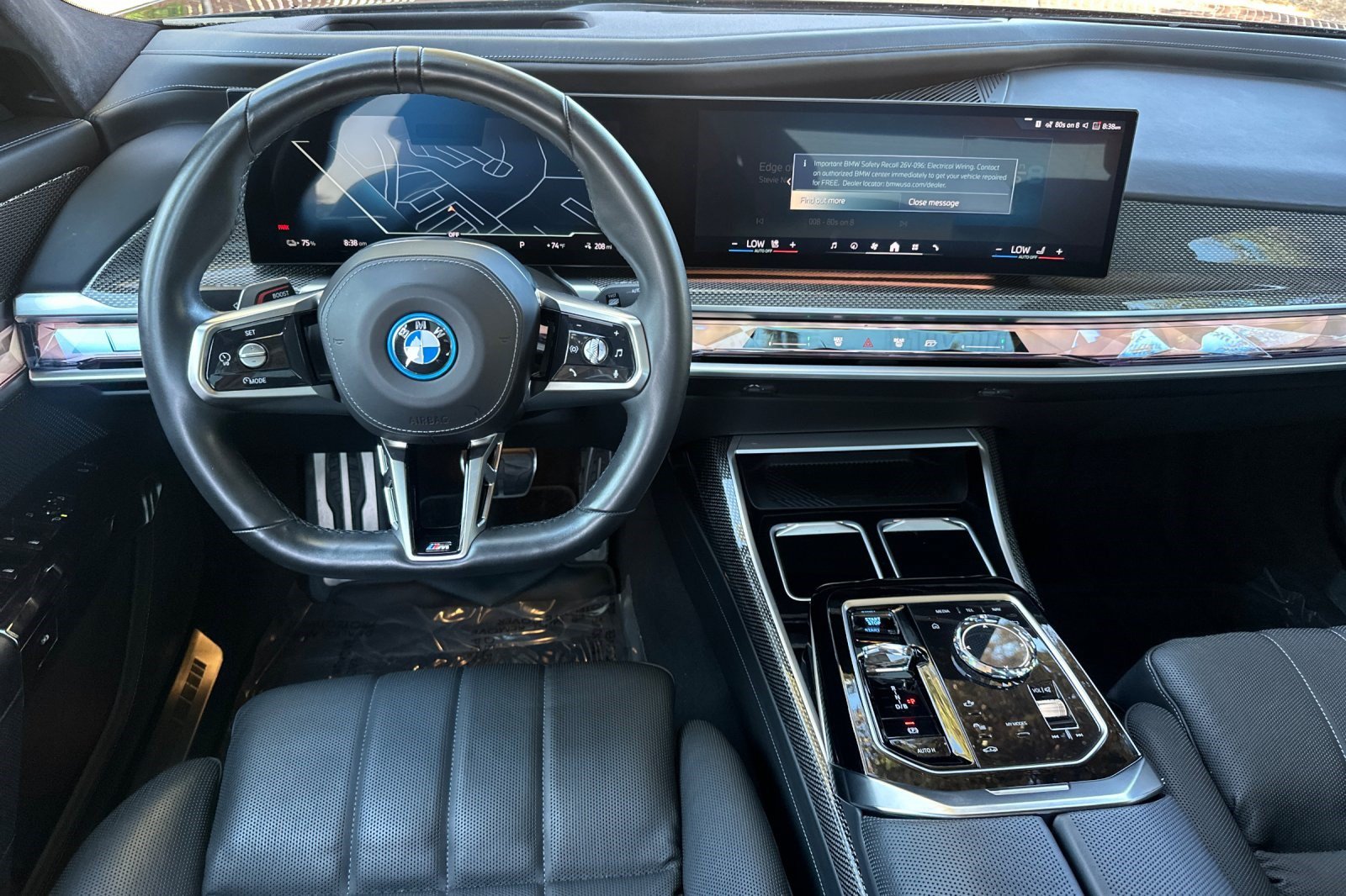 Used 2023 BMW i7 xDrive60 AWD/4WD image 18
