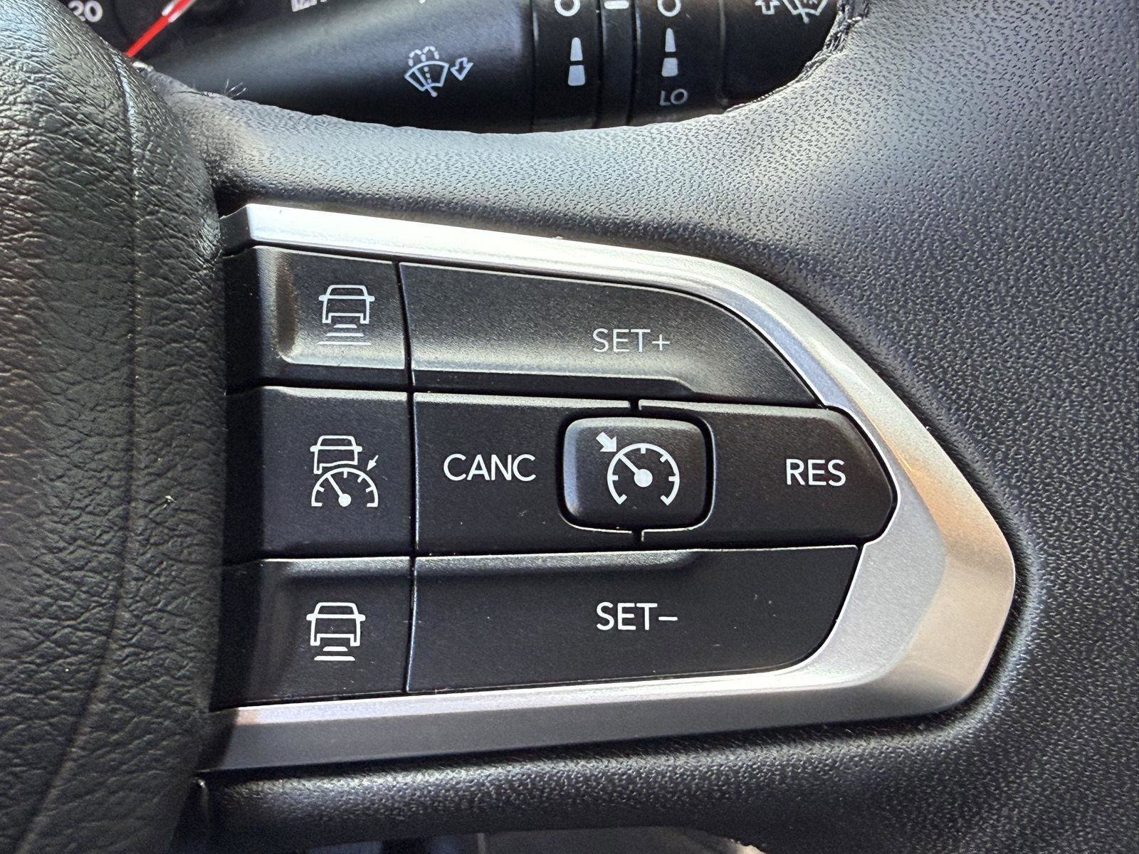 Used 2025 Jeep Compass Limited AWD/4WD image 18