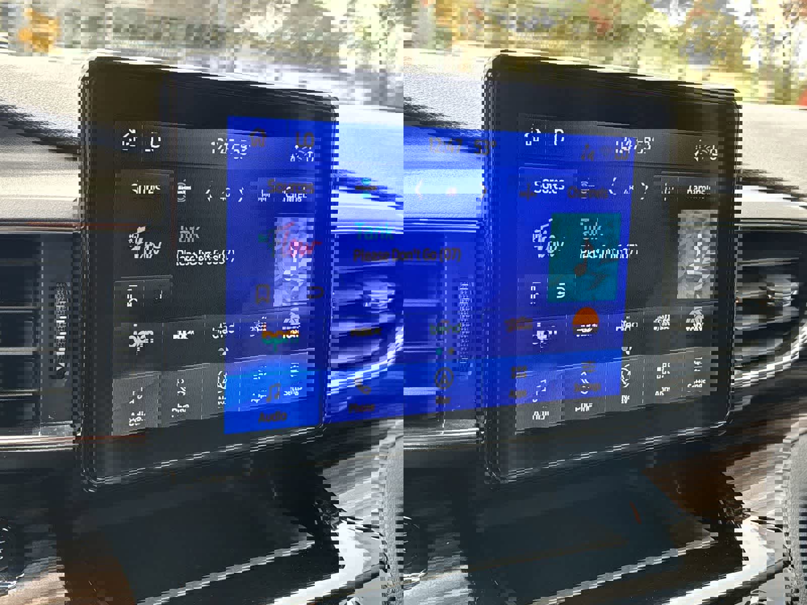 Used 2023 Ford Explorer Limited image 18