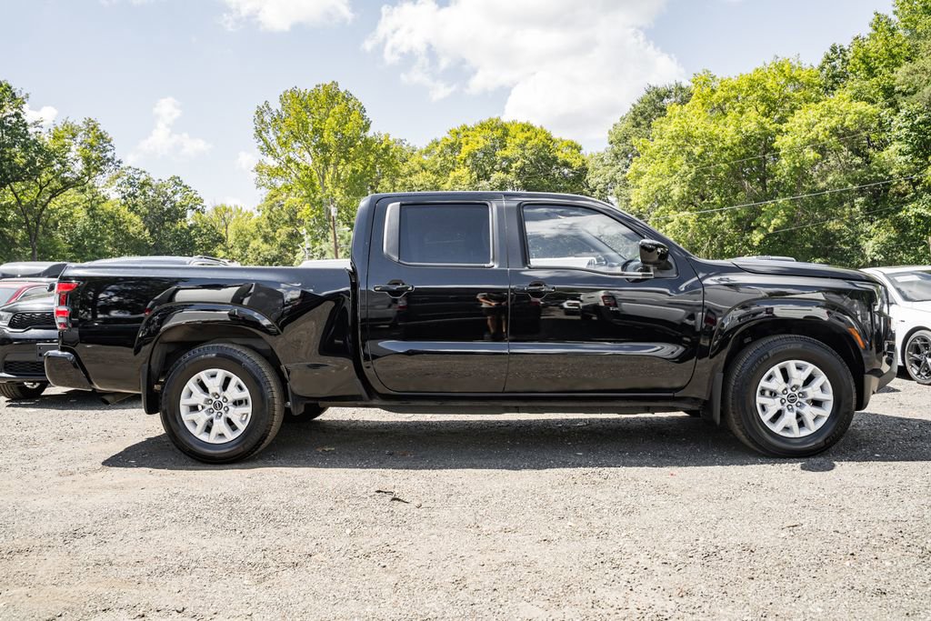 Used 2024 Nissan Frontier SV w/ Technology Package image 3