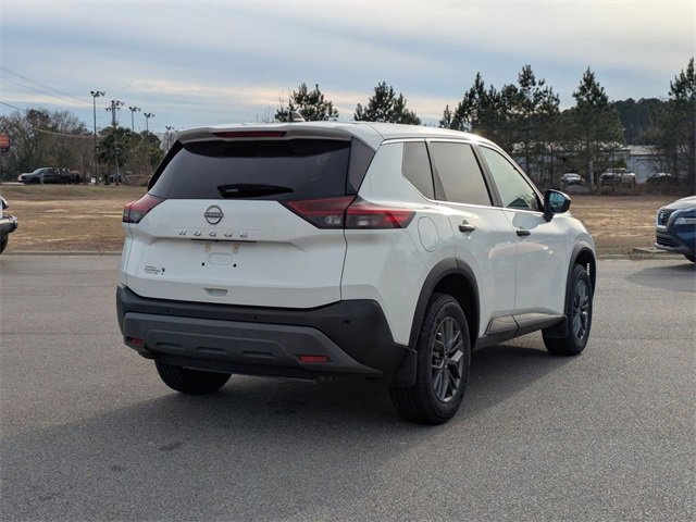 Used 2023 Nissan Rogue S image 3