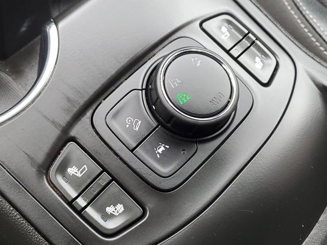 Used 2023 GMC Terrain SLT image 22