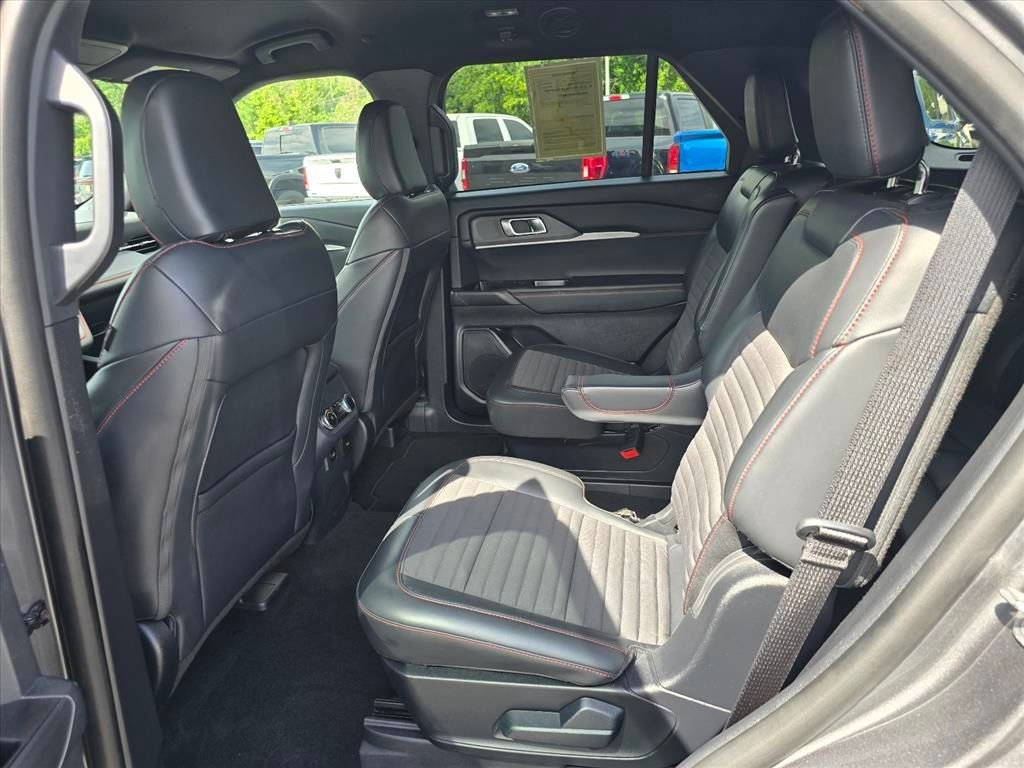 Used 2025 Ford Explorer ST-Line AWD/4WD image 13