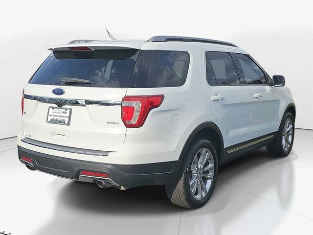 Used 2018 Ford Explorer XLT w/ Equipment Group 202A image 5