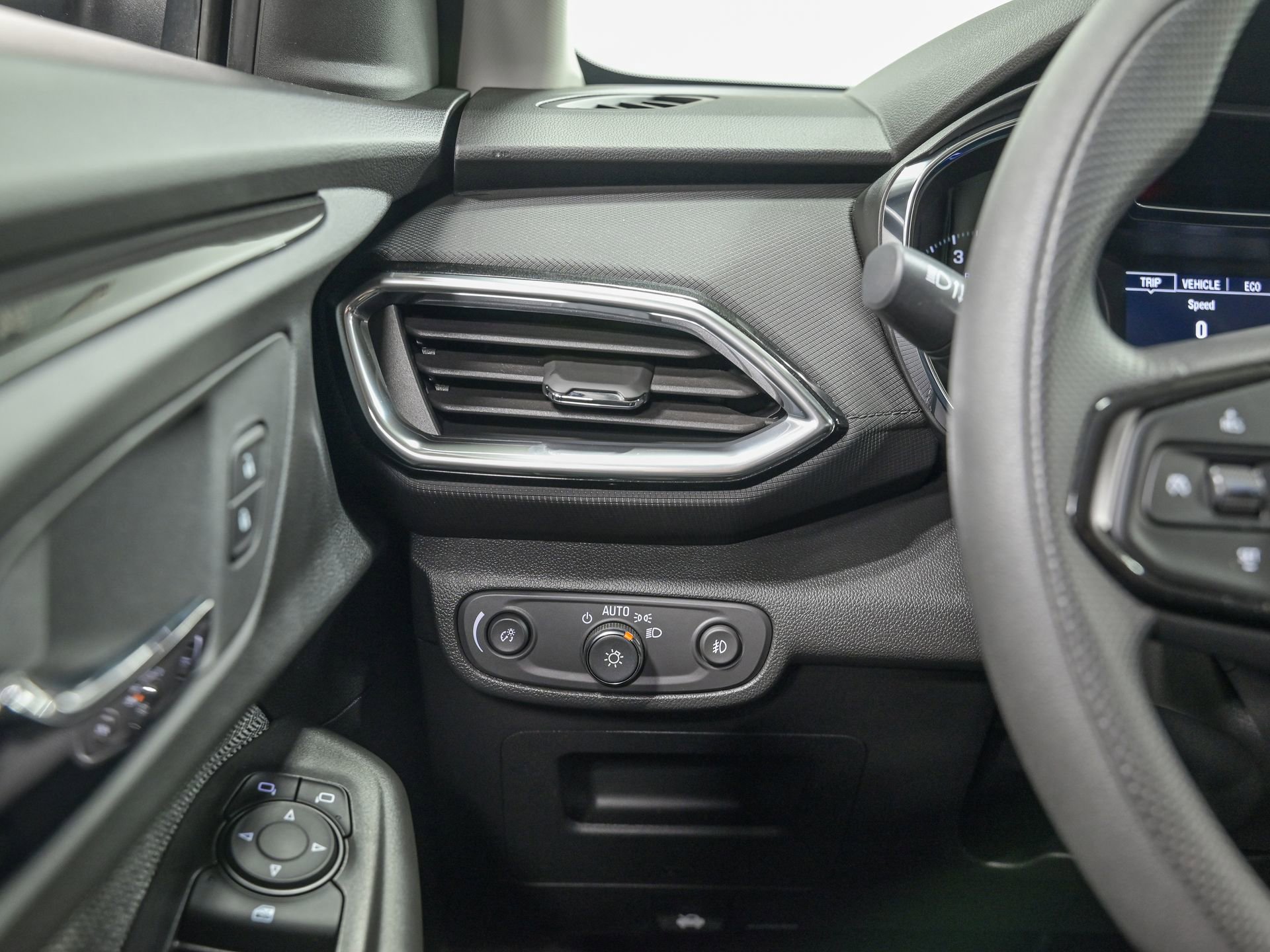 Used 2023 Chevrolet TrailBlazer LT w/ Convenience Package AWD/4WD image 18
