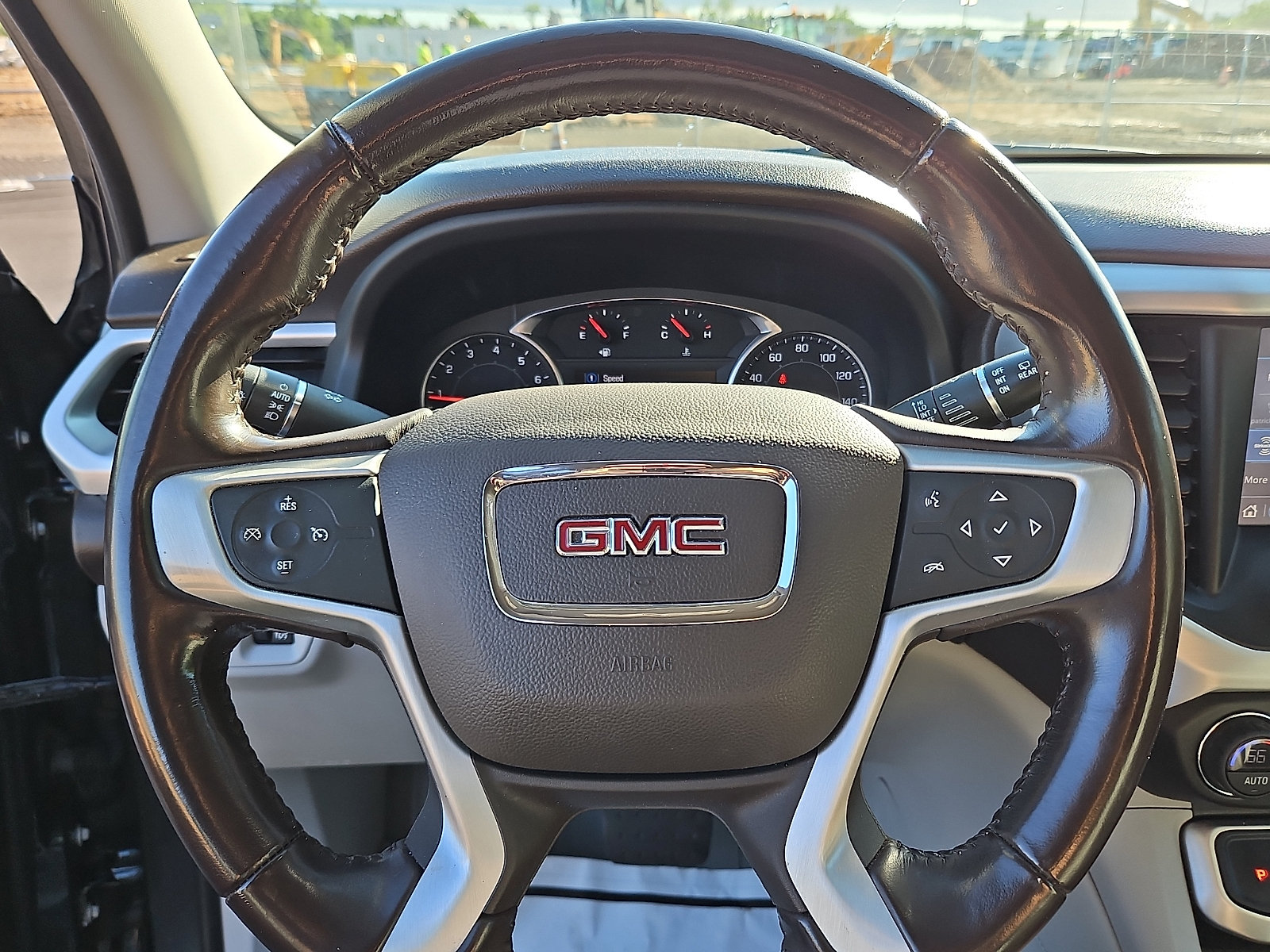 Used 2020 GMC Acadia SLE w/ Driver Convenience Package FWD image 18